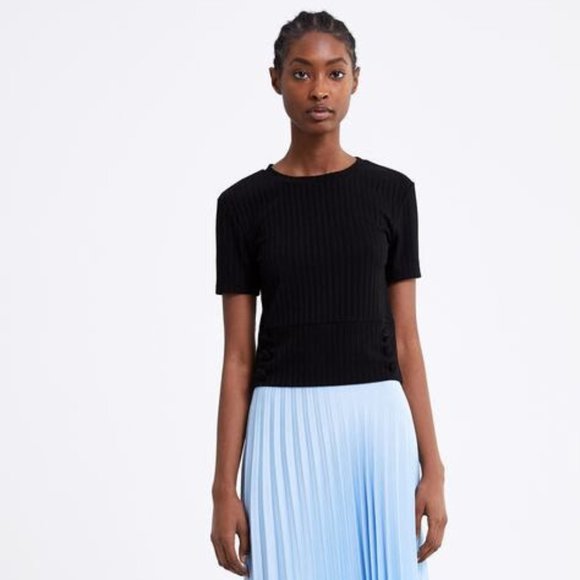 NWT Zara Ribbed t-shirt with buttons - Picture 2 of 4